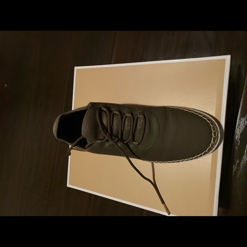 Shoes - Picture 3 of 3